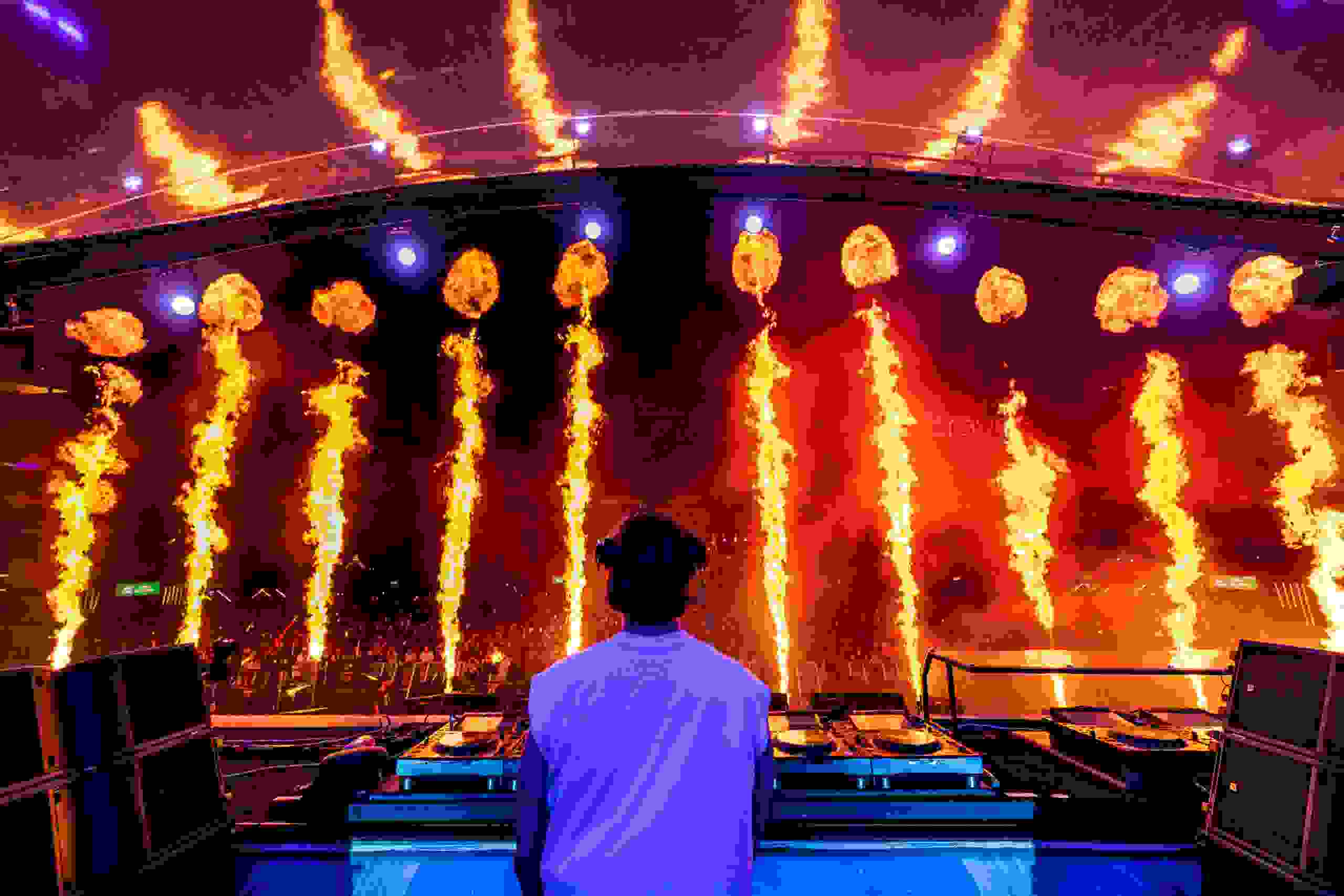 Argy brings his NEWORLD multisensory show to Ushuaïa Dubai Harbour-image