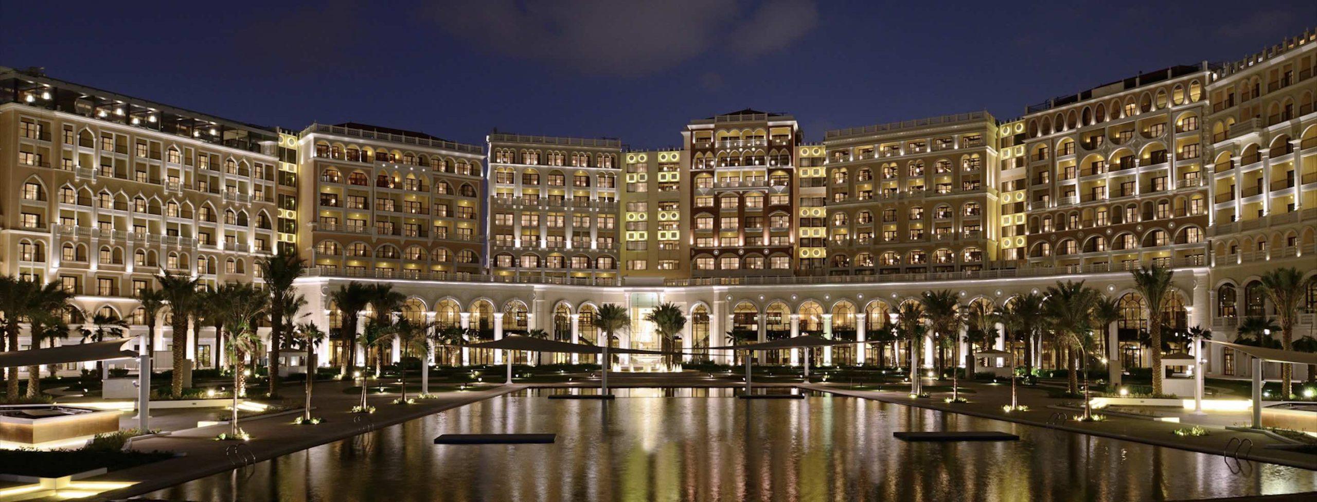 Destination dining on the banks of Abu Dhabi&#8217;s Khor Al Maqta