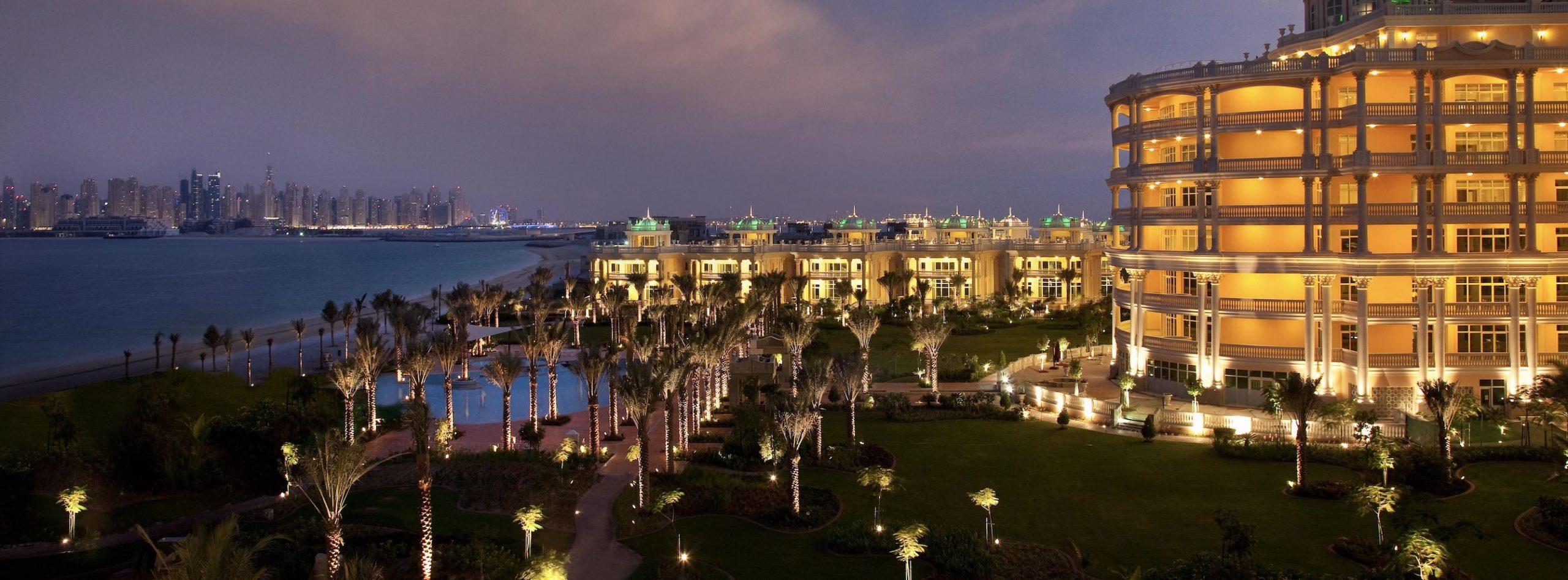 This luxurious Palm Jumeirah hotel offers a private four-course dinner under the stars