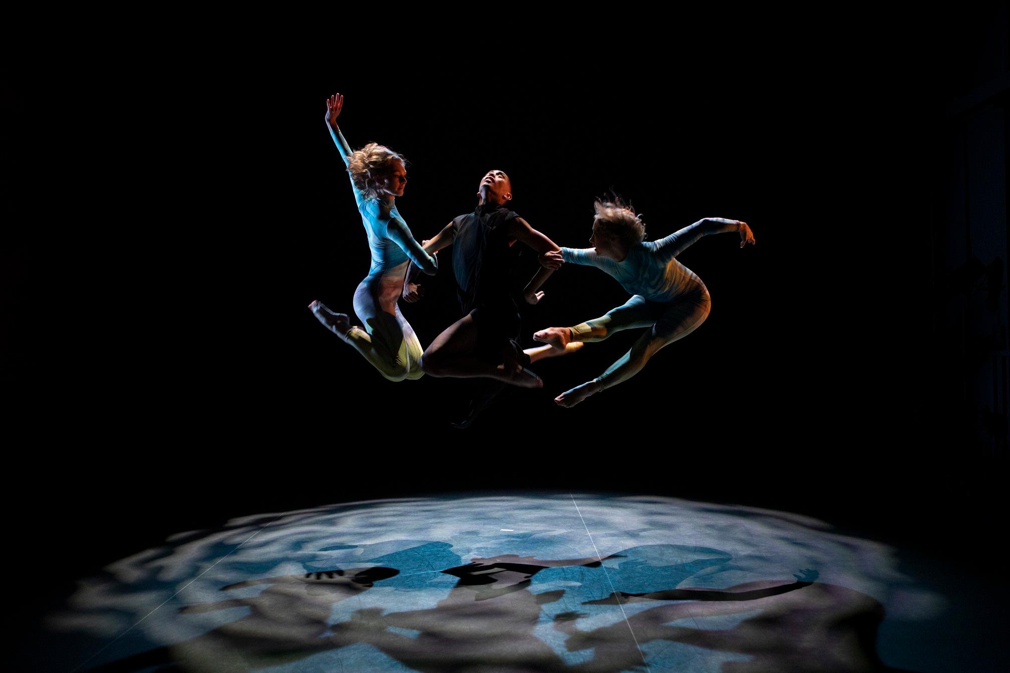 Catch amazing artists, singers, and dancers at Abu Dhabi Cultural Foundation