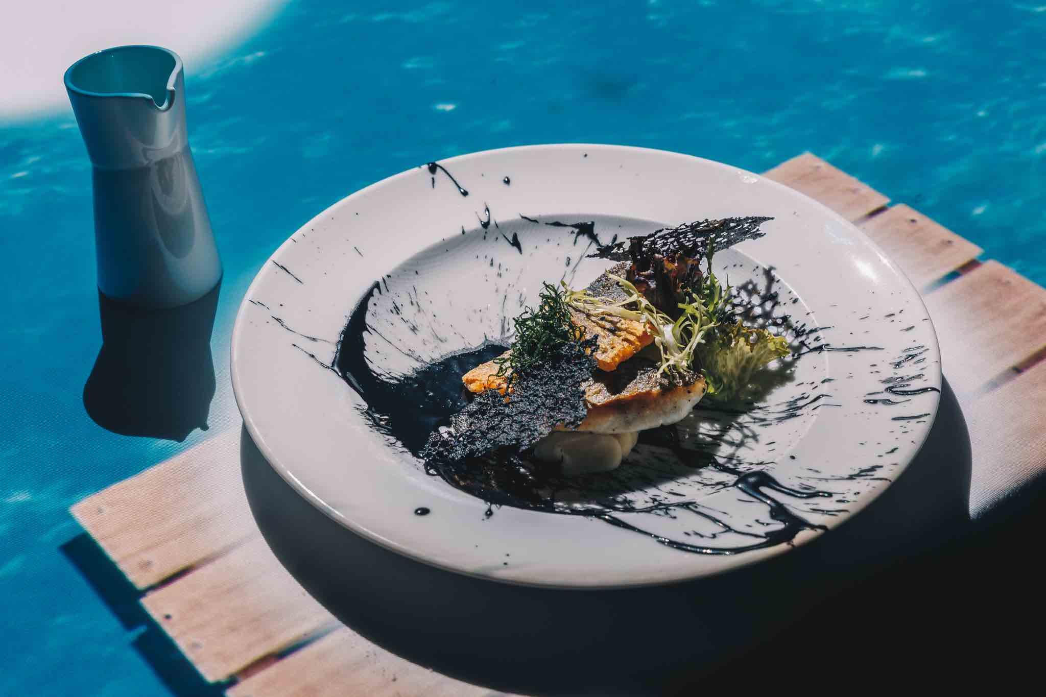Dinner Time Story launches a dining experience aboard a boat