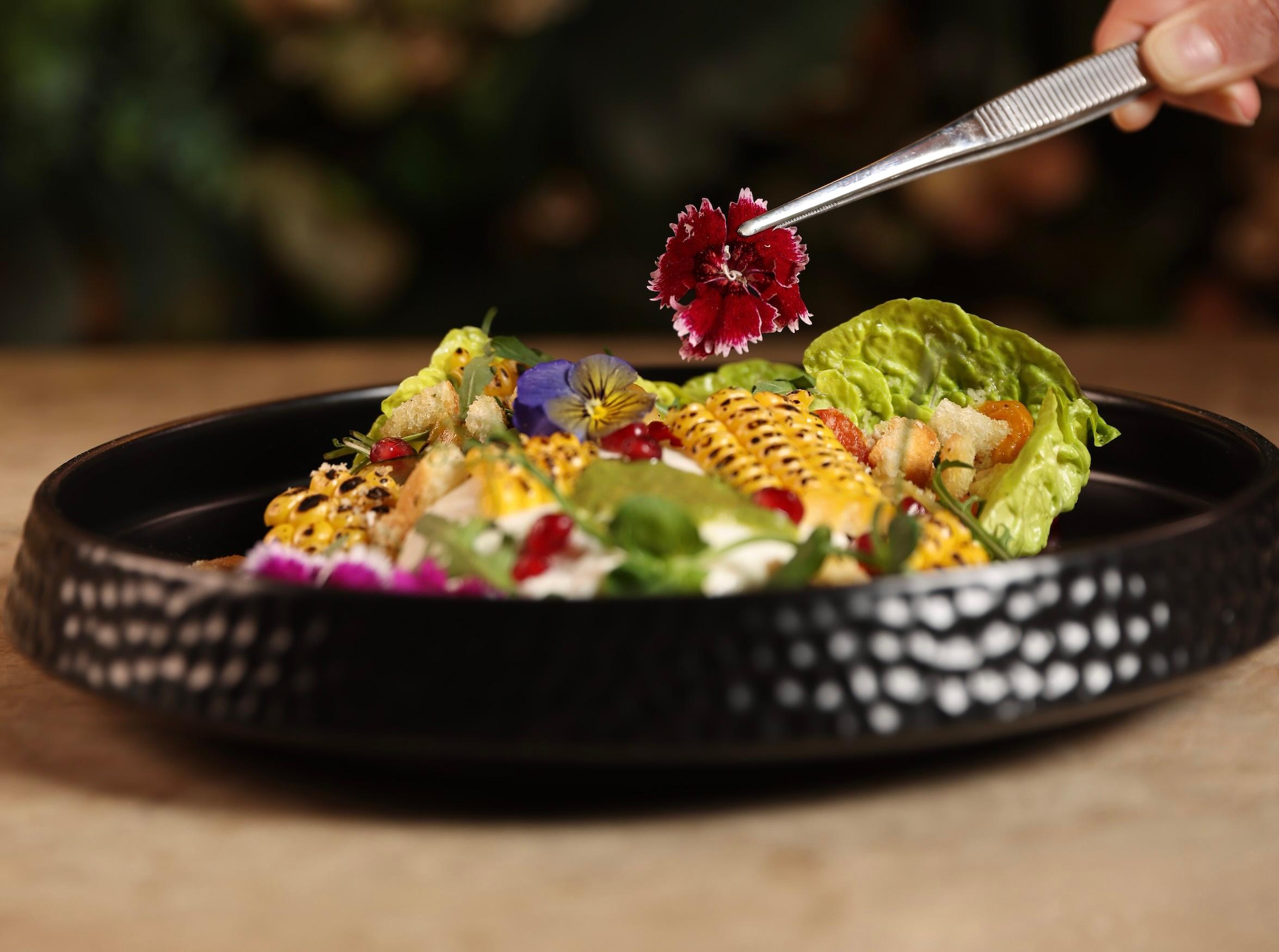 Hakoora is upping the ante in Dubai&#8217;s outdoor dining scene
