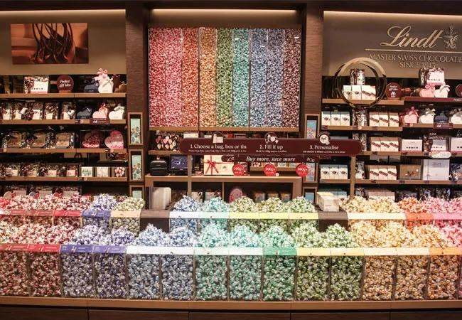 Lindt lights up London’s Piccadilly with its first flagship store