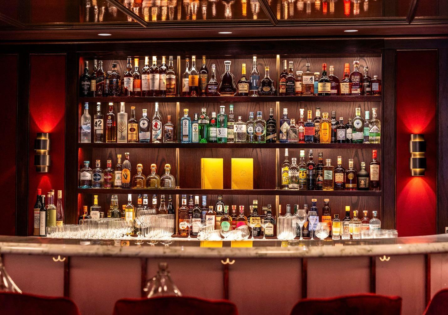 Apples & Pears Review: Step into a swanky speakeasy