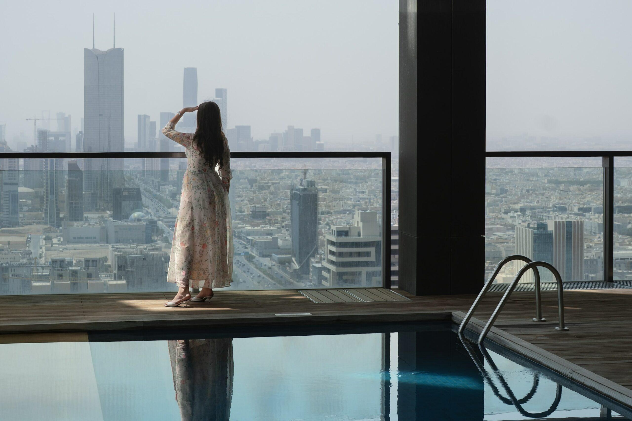 Soak up the summer at Fairmont Ramla Riyadh’s highest rooftop pool
