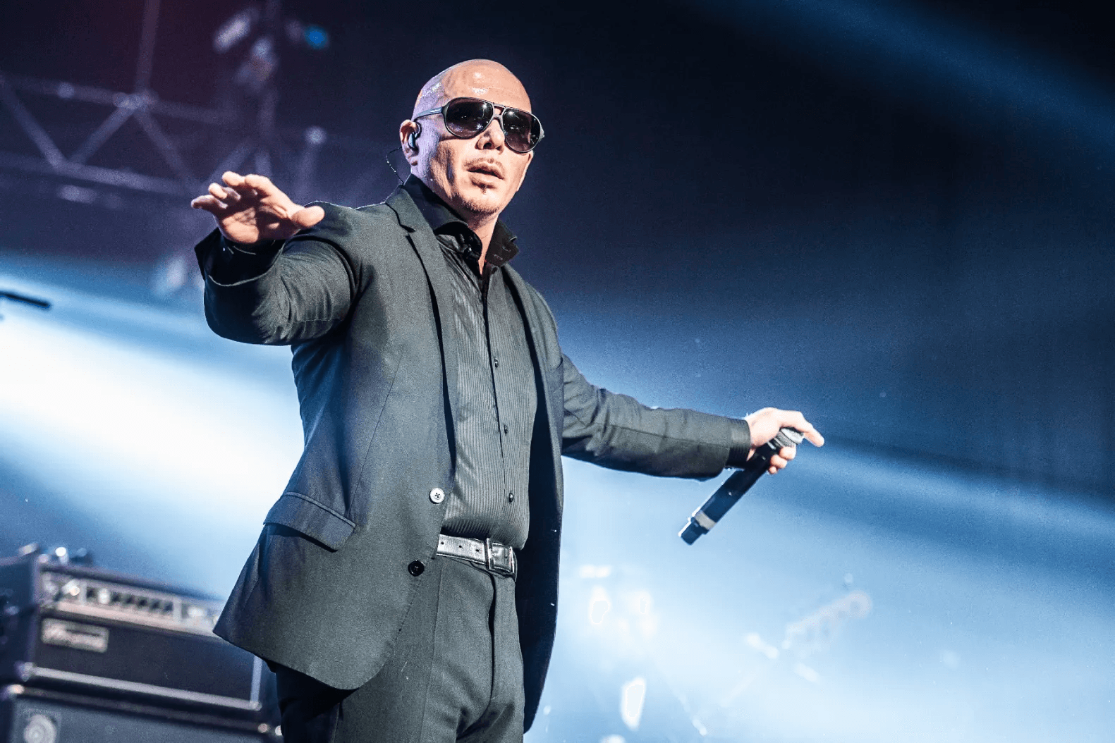 Pitbull fireballs back to Dubai