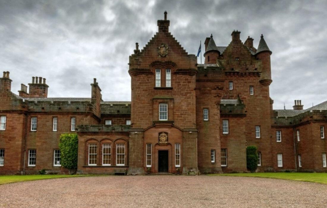 Alan Carr to revamp stately Scottish castle into a new luxury hotel