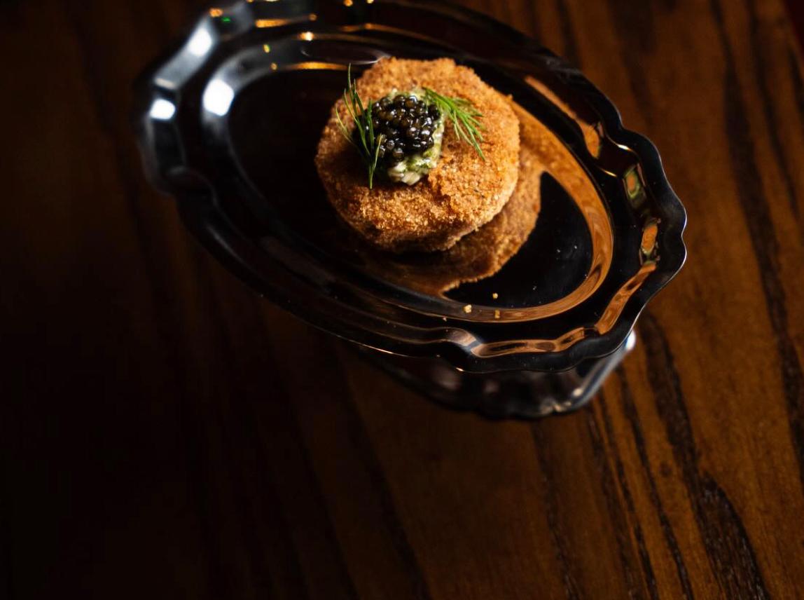 Esmeralda’s Review: The late-night live lounge with a touch of luxe