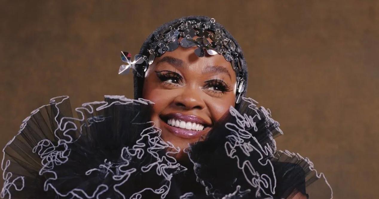 Jill Scott will serenade London this October with her soul sound