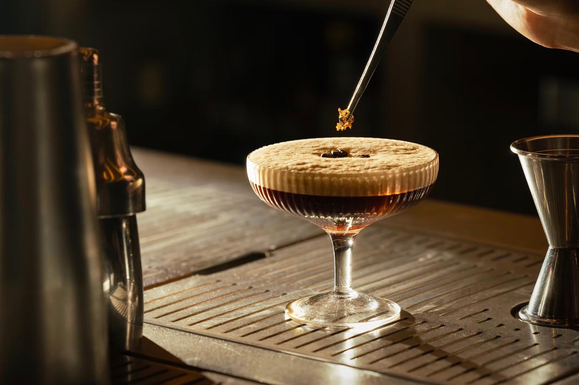 The Best Cocktail Bars in Singapore, From Speakeasies to Skyline Stunners