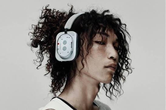 11 Fashionable Tech Accessories That Deserve a Place in Your Collection