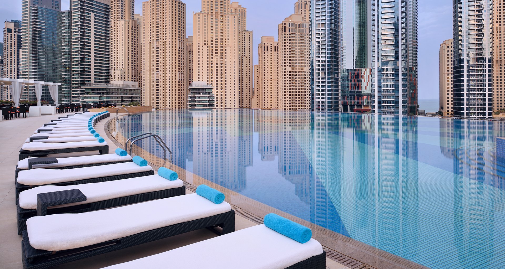 The Club Pool Address Dubai Marina