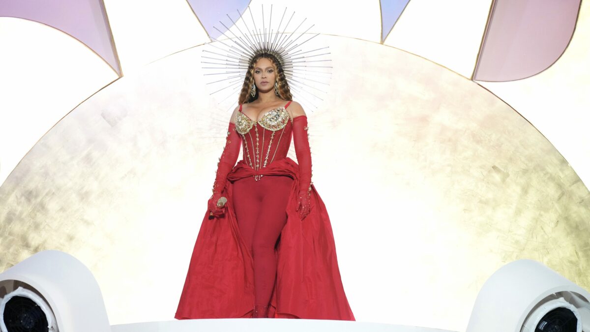 Beyonce in Dubai