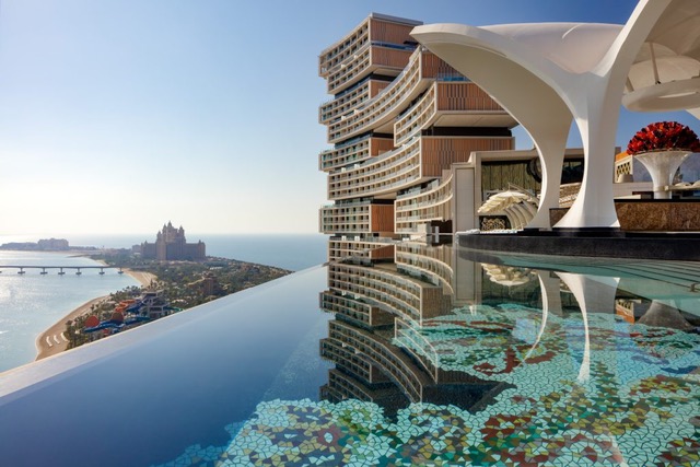 Swimming pools in Dubai