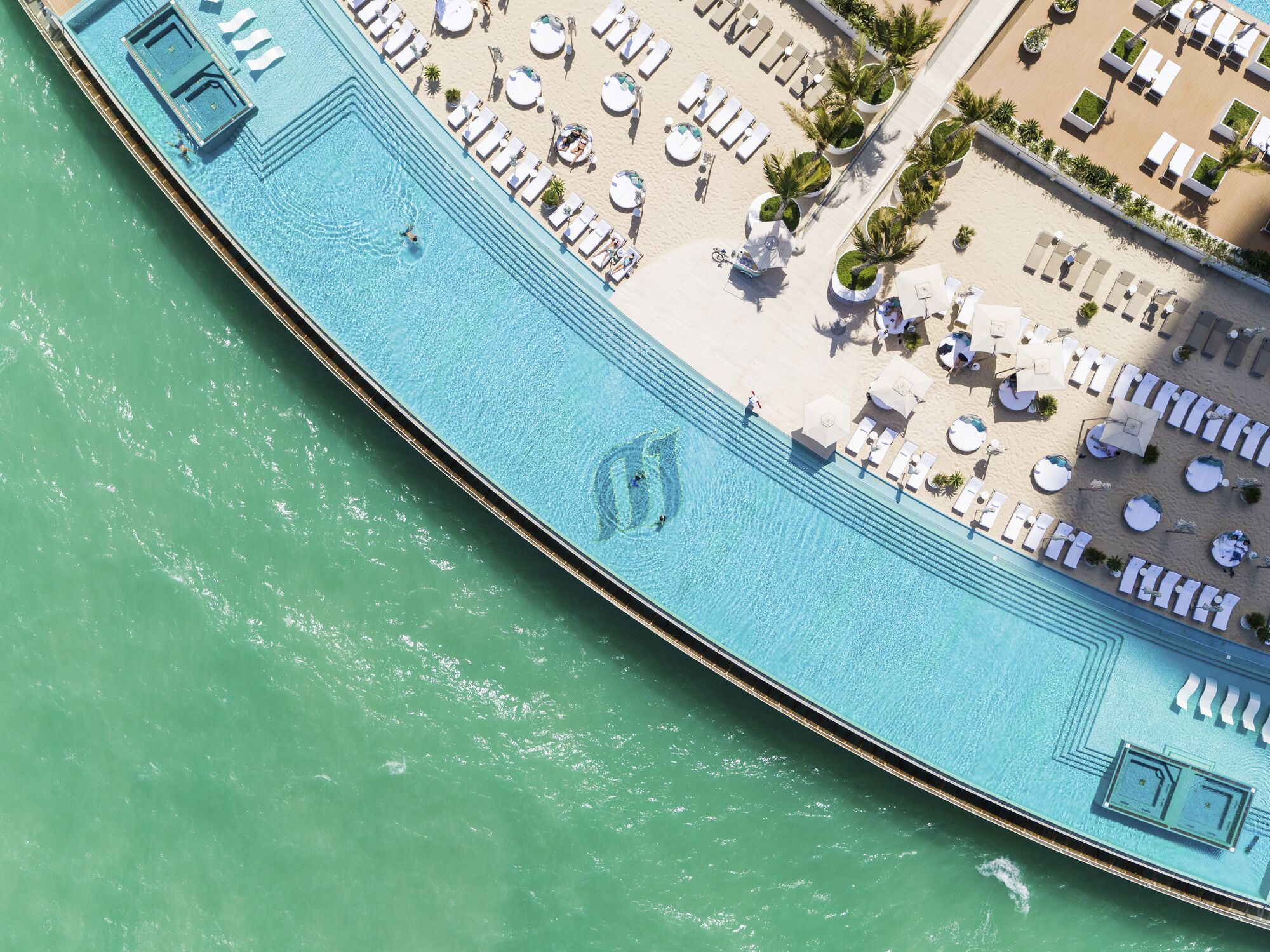 swimming pools in Dubai