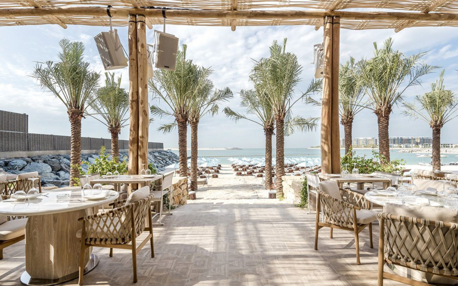 outdoor dining in Dubai